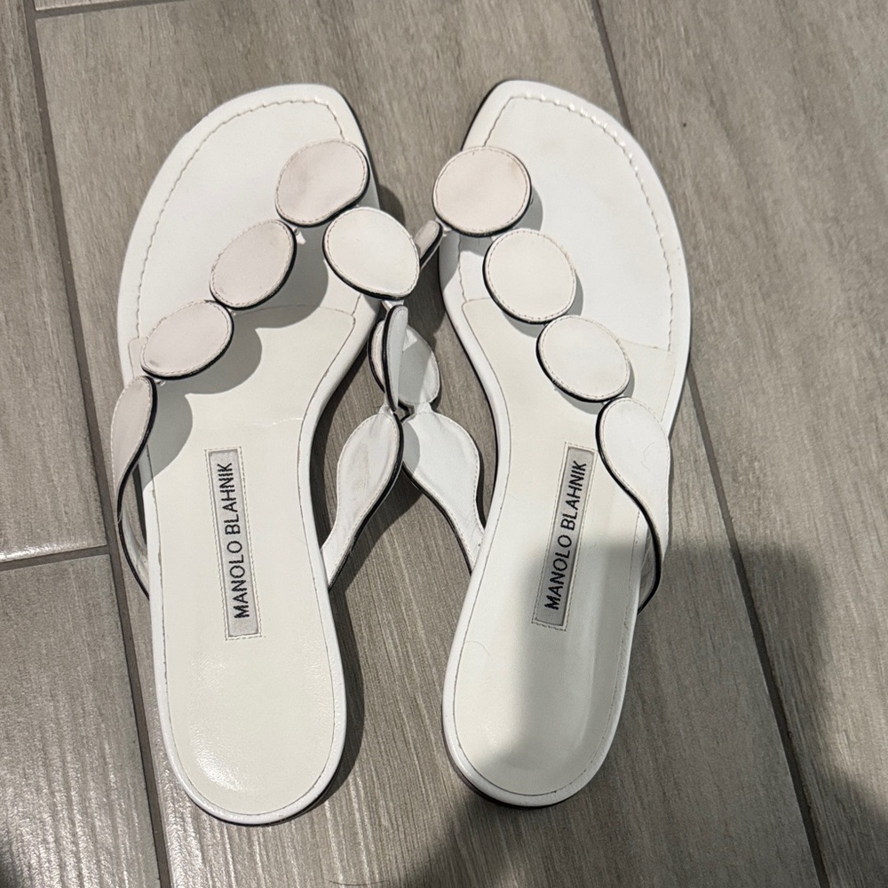 Manolo Blahnik Nour White Leather Circle-Detail Sandals Size 39